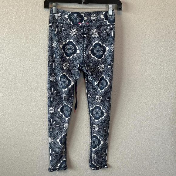 The Upside Medallion Print Ruffle Hem Leggings Blue Size 6 - Picture 4 of 8